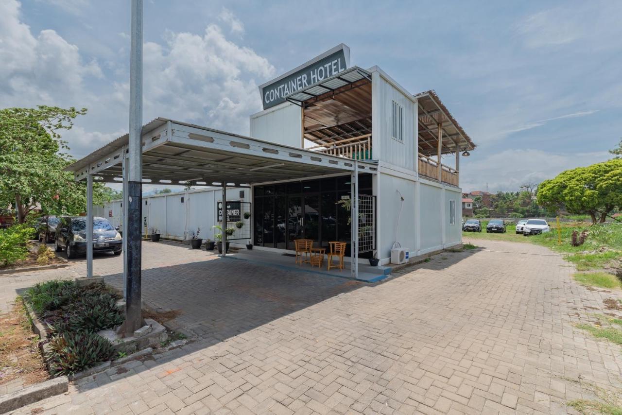 Reddoorz Container @ Teras Cimanuk Garut Hotel Eksteriør billede