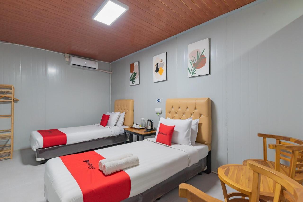 Reddoorz Container @ Teras Cimanuk Garut Hotel Eksteriør billede